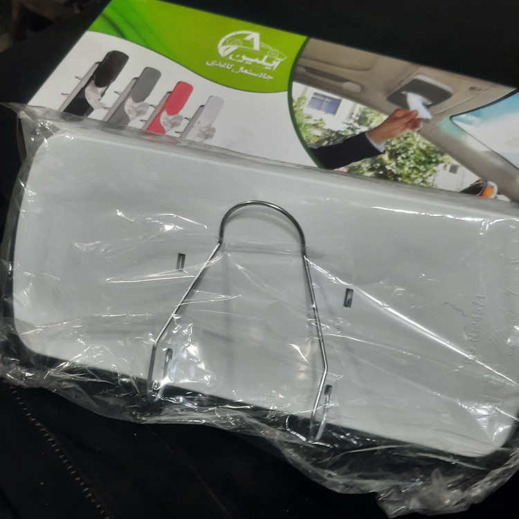 محفظه دستمال کاغذی افتابگیری قلاب دار در دو رنگ مشکی و توسی