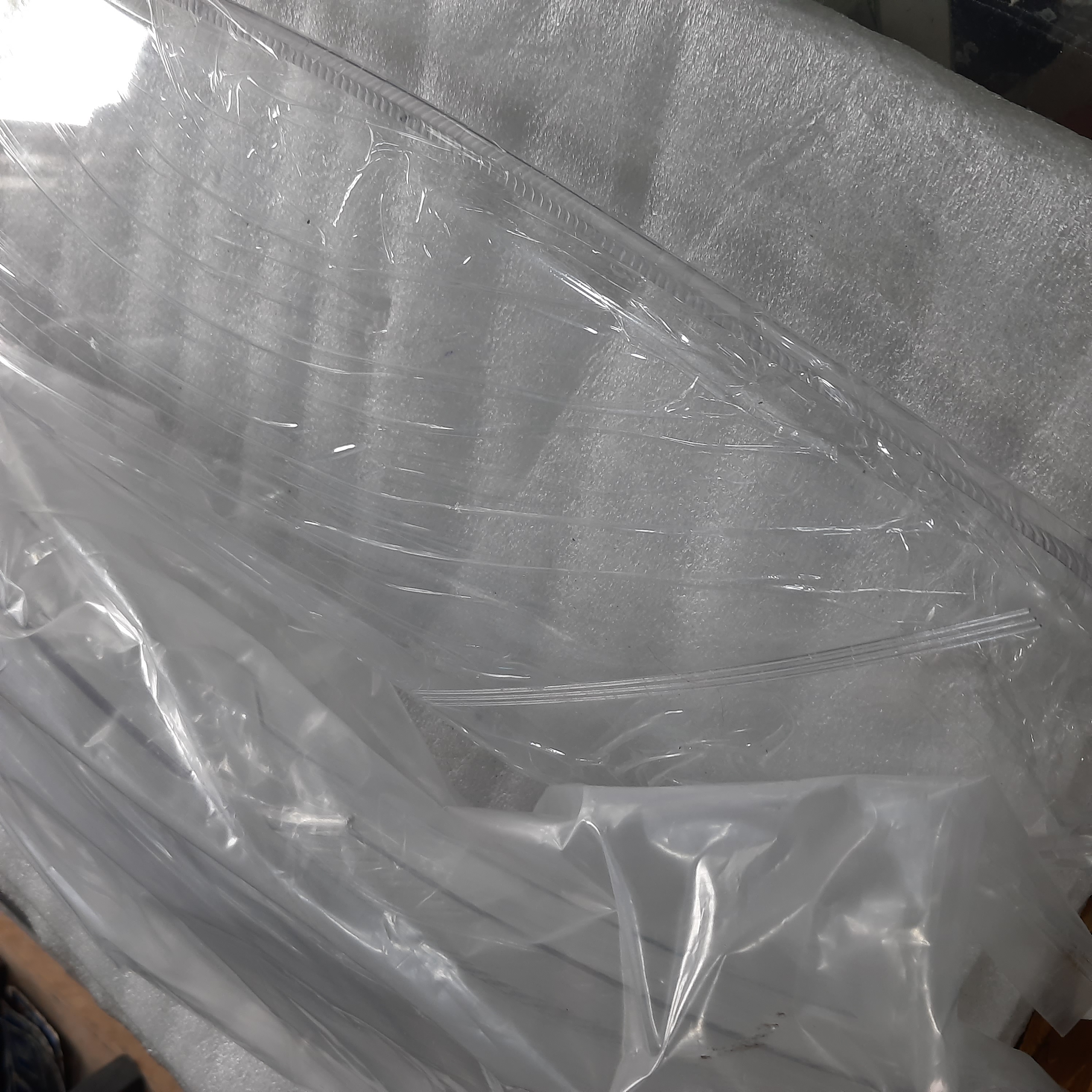 طلق چراغ جلو کوئیک و ساینا چپ و راست